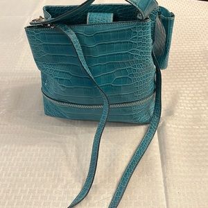 Tommy Hilfiger NWOT Aqua Handbag with Straps and Silver Trim Has Coin Purse